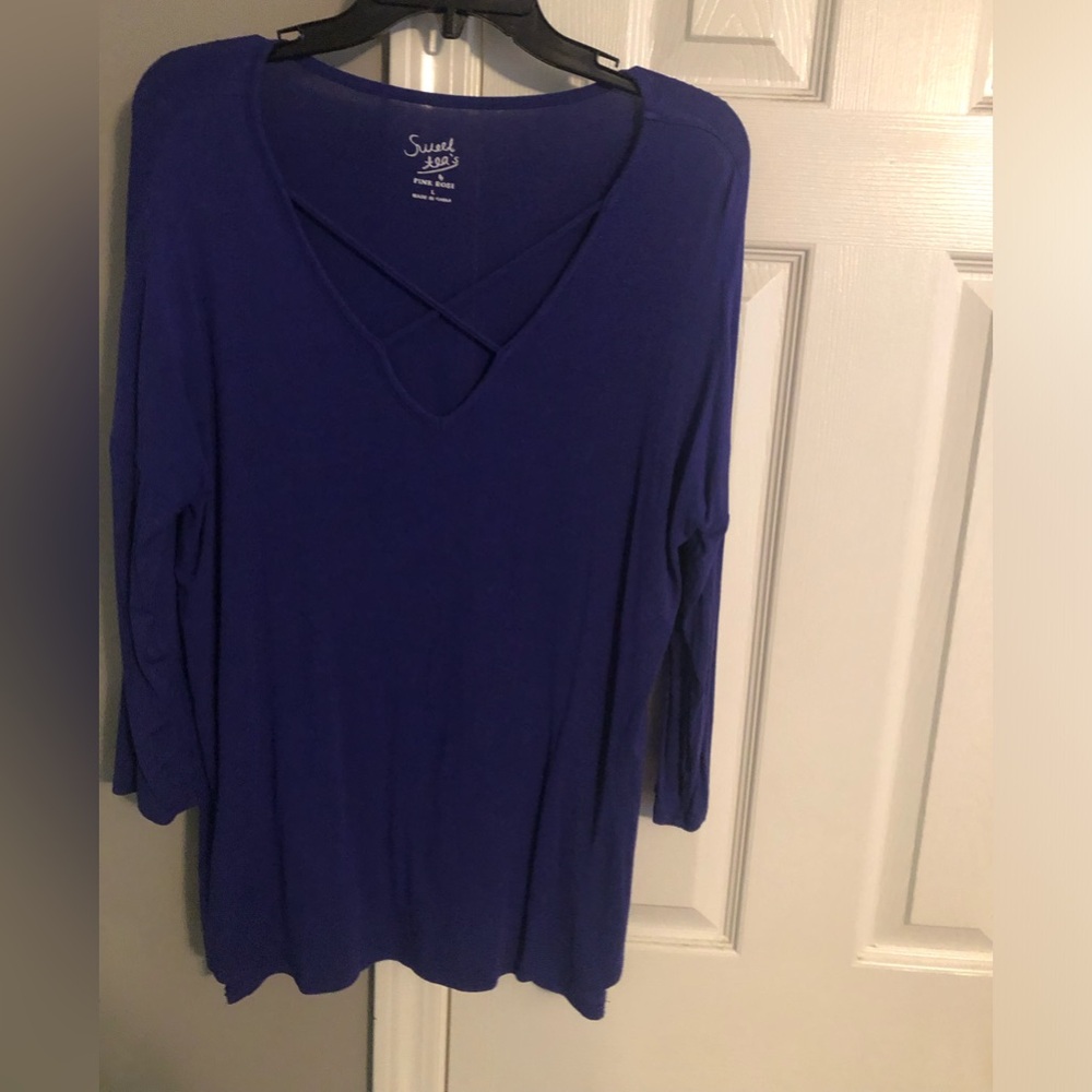 Loose fitting top